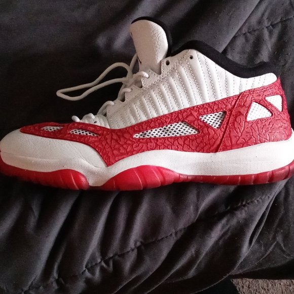 Jordan 11s I got I wore them about 5 times there in really good condition - Picture 1 of 3